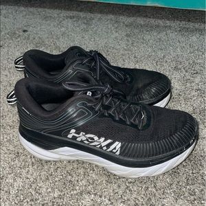 HOKA Bondi - black/white